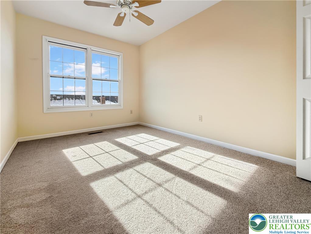 1652 Harding Circle Whitehall, PA 18052 - Photo 14 of 24