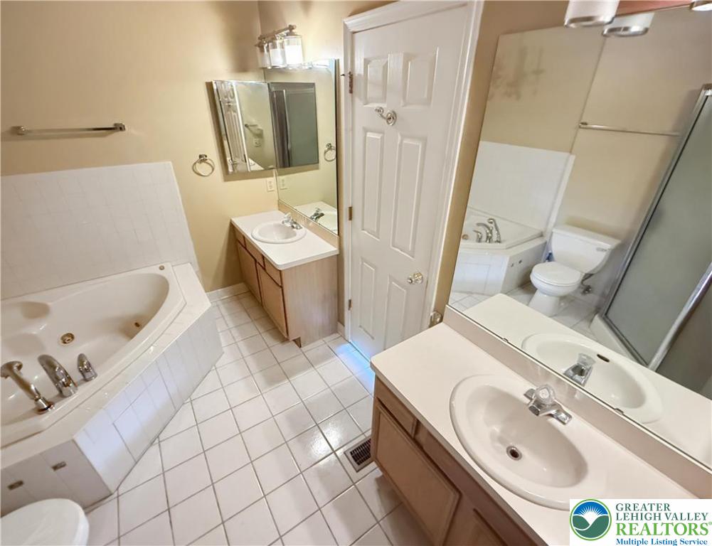 1652 Harding Circle Whitehall, PA 18052 - Photo 21 of 24