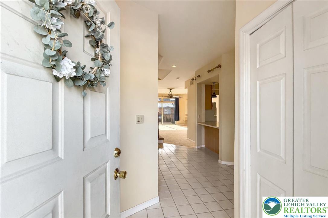 1652 Harding Circle Whitehall, PA 18052 - Photo 3 of 24