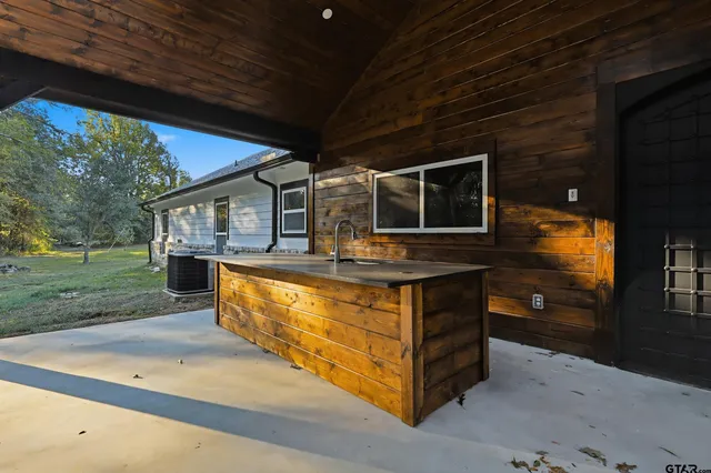 $489,000 | 501 County Road 3325, Mount Pleasant, TX 75455