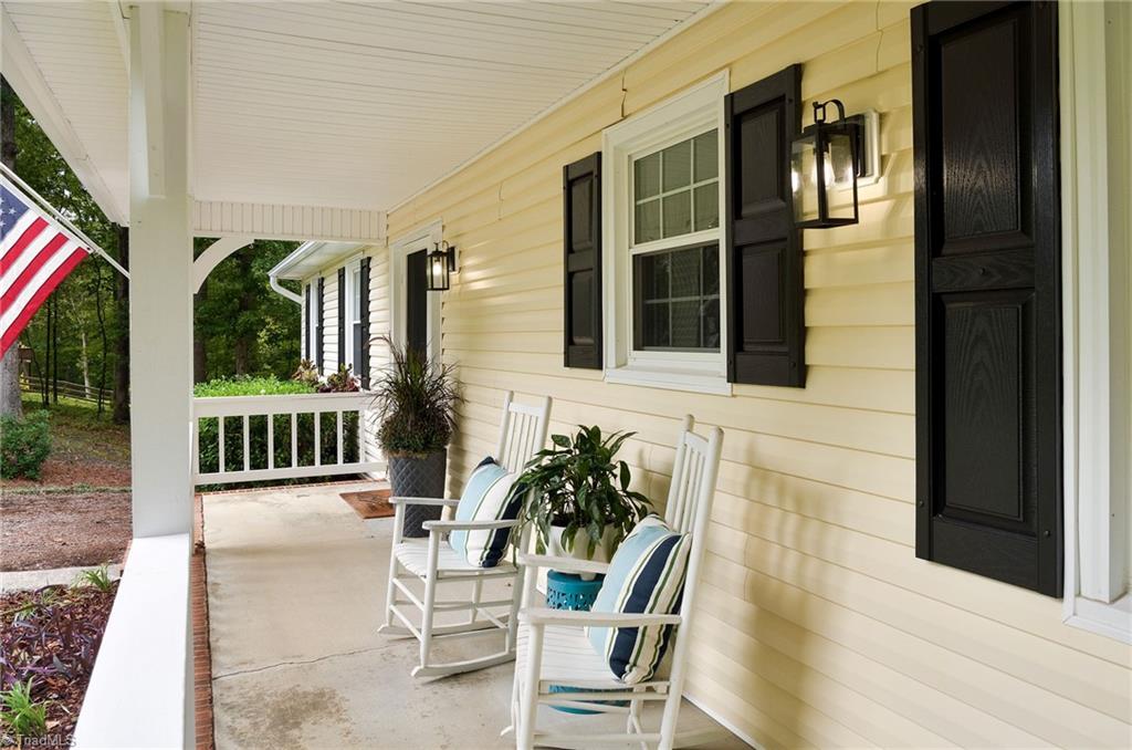 4928 Country Ridge Road Clemmons, NC 27012 - Photo 3 of 30 Rockers STAY