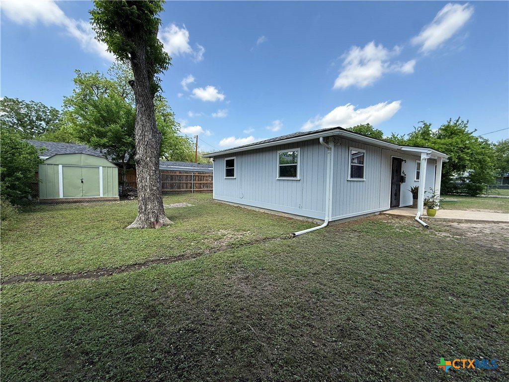 412 East Walnut Street Seguin, TX 78155 - Photo 25 of 32