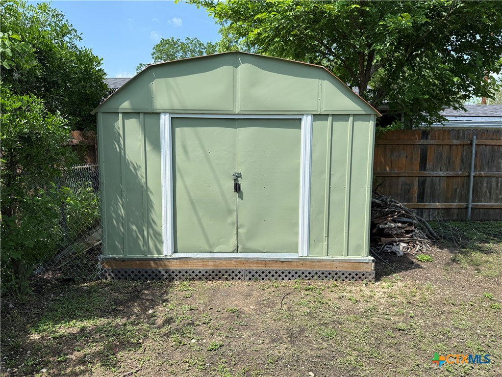 412 East Walnut Street Seguin, TX 78155 - Photo 26 of 32