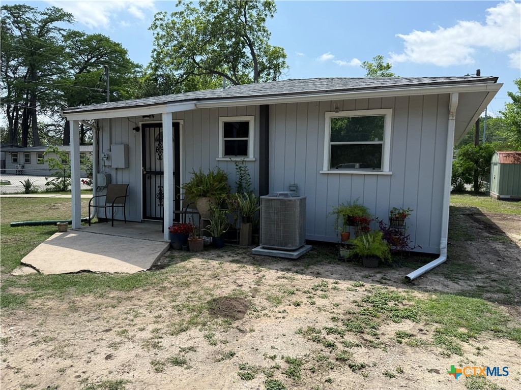 412 East Walnut Street Seguin, TX 78155 - Photo 30 of 32