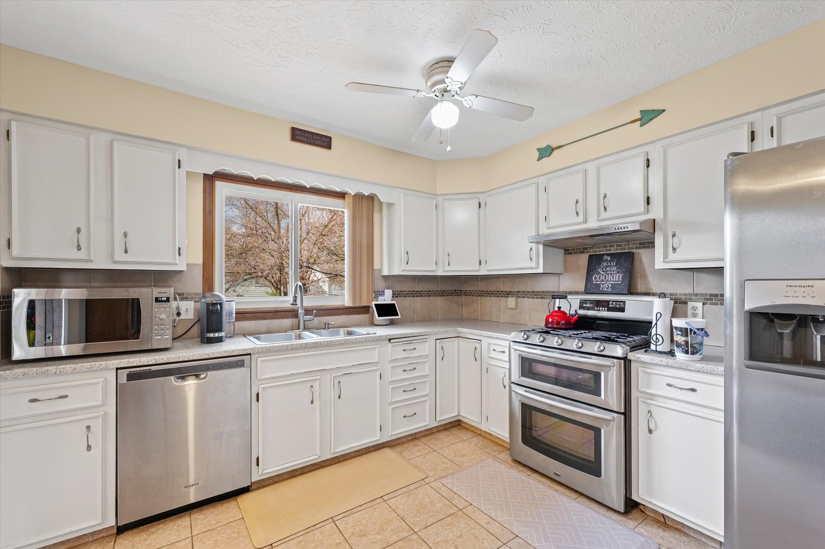 1206 North Hershey Road Bloomington, IL 61704 - Photo 12 of 32