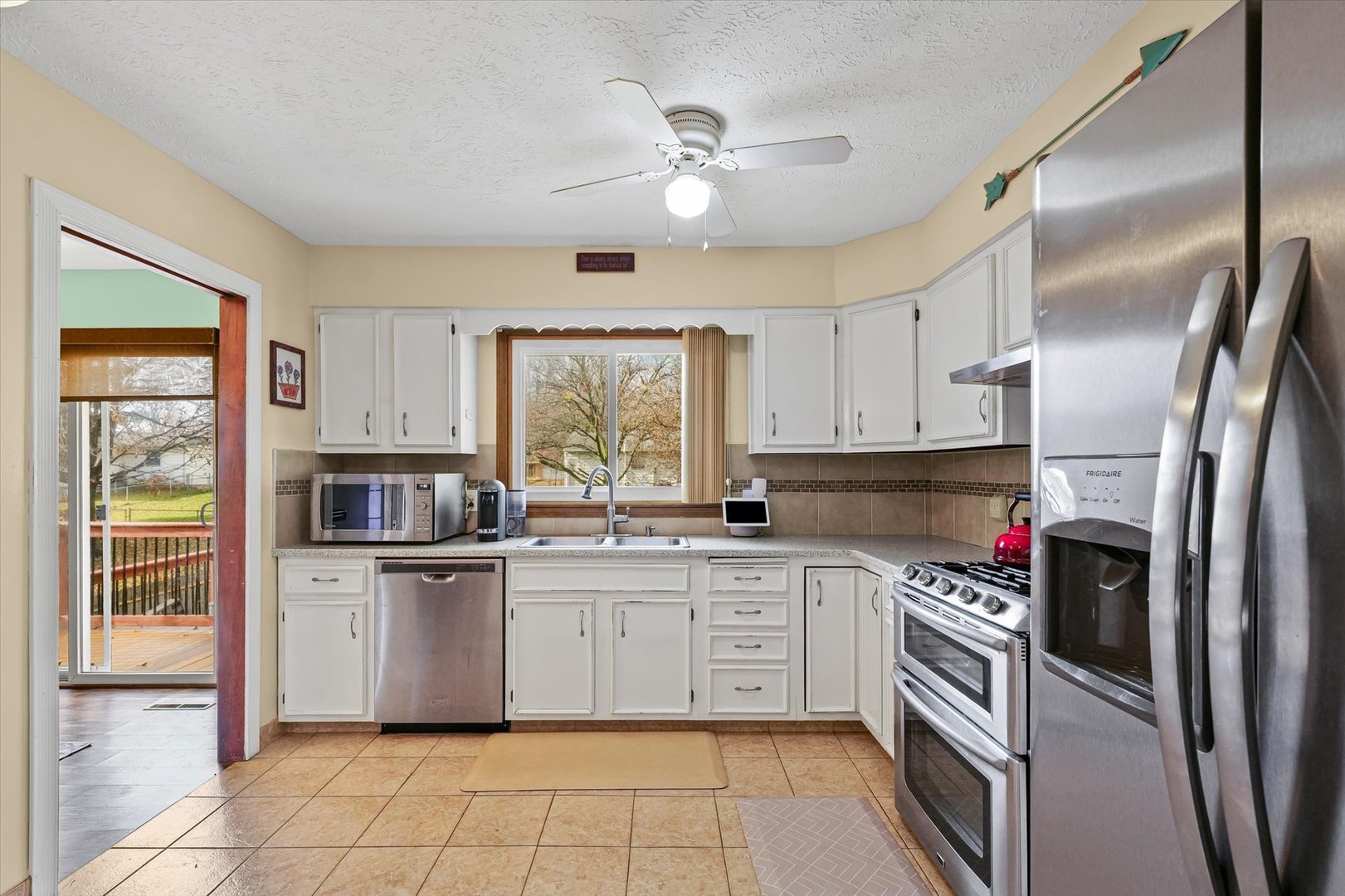 1206 North Hershey Road Bloomington, IL 61704 - Photo 9 of 32