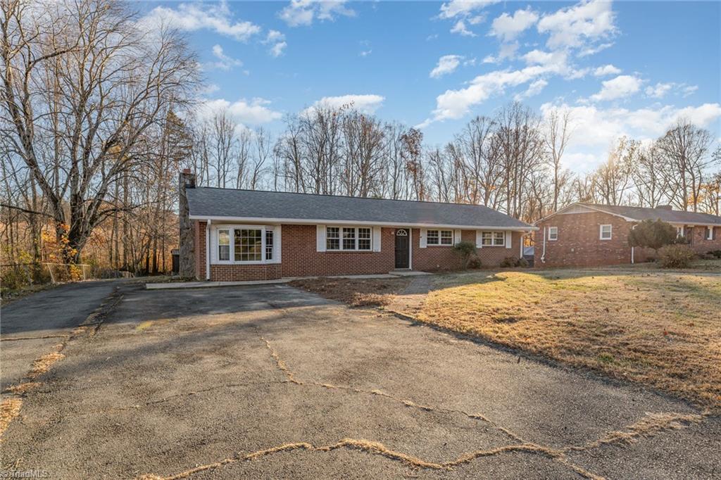 5012 Sitka Road Walkertown, NC 27051 - Photo 2 of 28