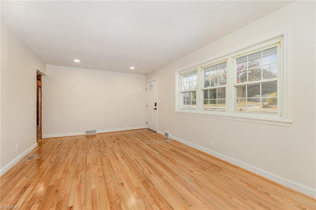 5012 Sitka Road Walkertown, NC 27051 - Photo 6 of 28