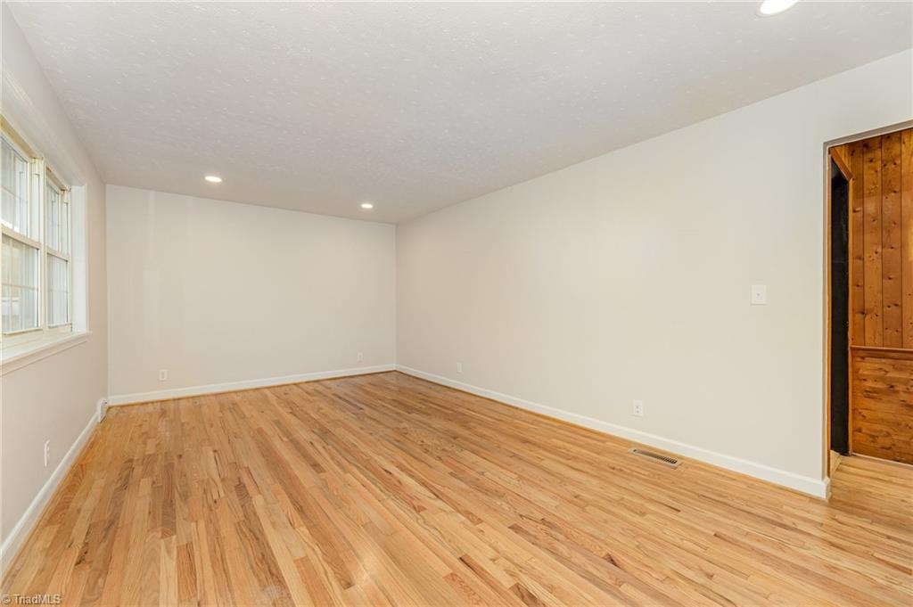 5012 Sitka Road Walkertown, NC 27051 - Photo 7 of 28