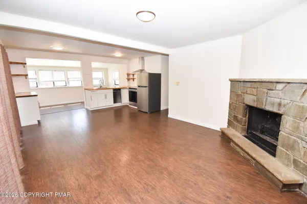 $1,850 | 347 Country Pl Drive, Tobyhanna, PA 18466