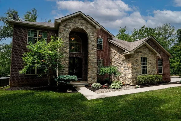 $680,000 | 423 Falcon Hill Way, Wilmington, OH 45177