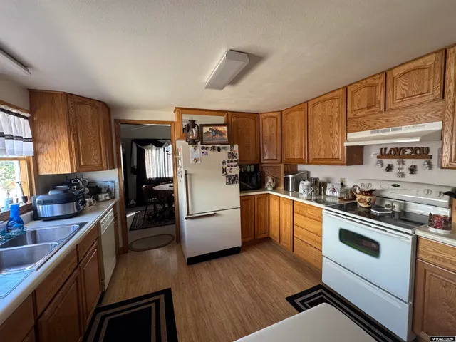 $190,000 | 1002 Mineral Drive, Hanna, WY 82327