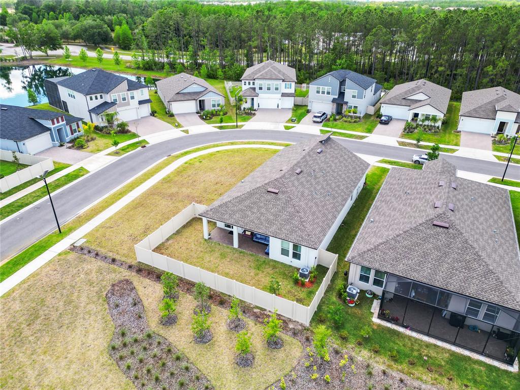 18331 Serene Lk Loop Lutz, FL 33548 - Photo 4 of 38