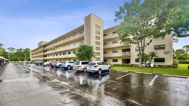 $169,000 | 6070 80th Street North, Unit 109, St. Petersburg, FL 33709