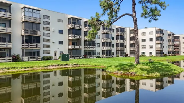 $169,000 | 6070 80th Street North, Unit 109, St. Petersburg, FL 33709