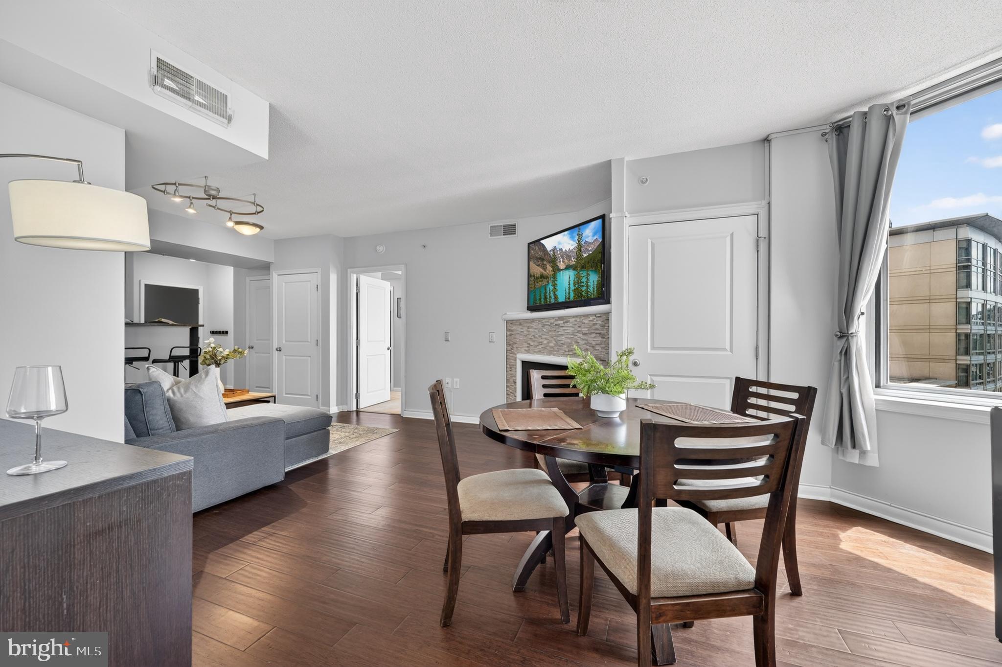 851 North Glebe Road, Unit 1301 Arlington, VA 22203 - Photo 22 of 84 Dining Room - Cheers to Good Food & Great Company!