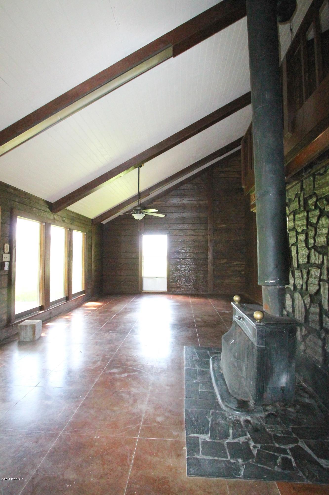 2221 South Richfield Road Duson, LA 70529 - Photo 10 of 19 Living