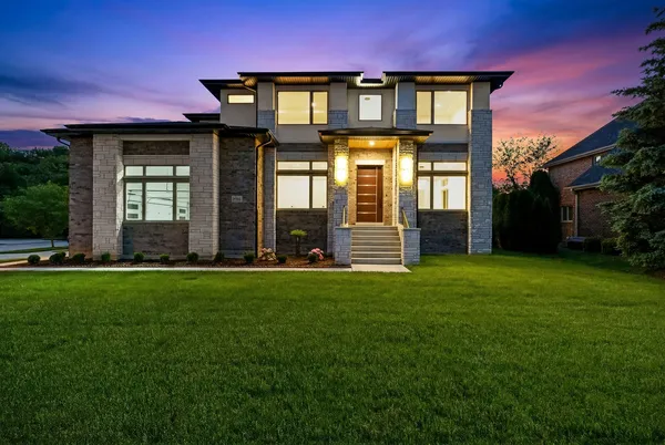 $1,075,000 | 15966 Crystal Creek Drive, Homer Glen, IL 60491