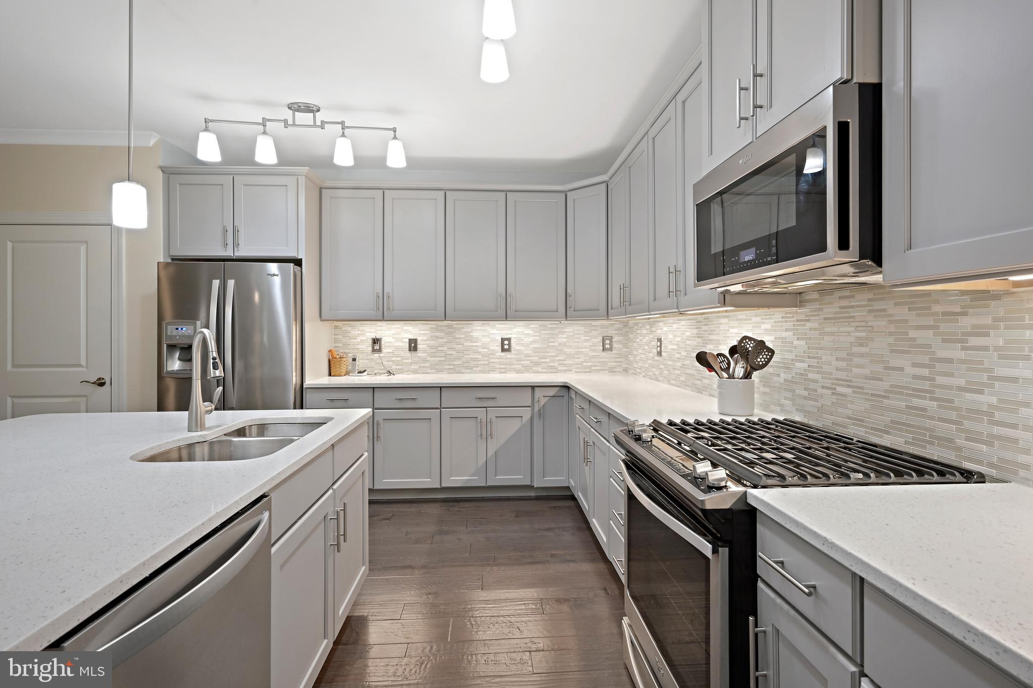 10520 Resort Road, Unit 306 Ellicott City, MD 21042 - Photo 13 of 46 Gas Cooking