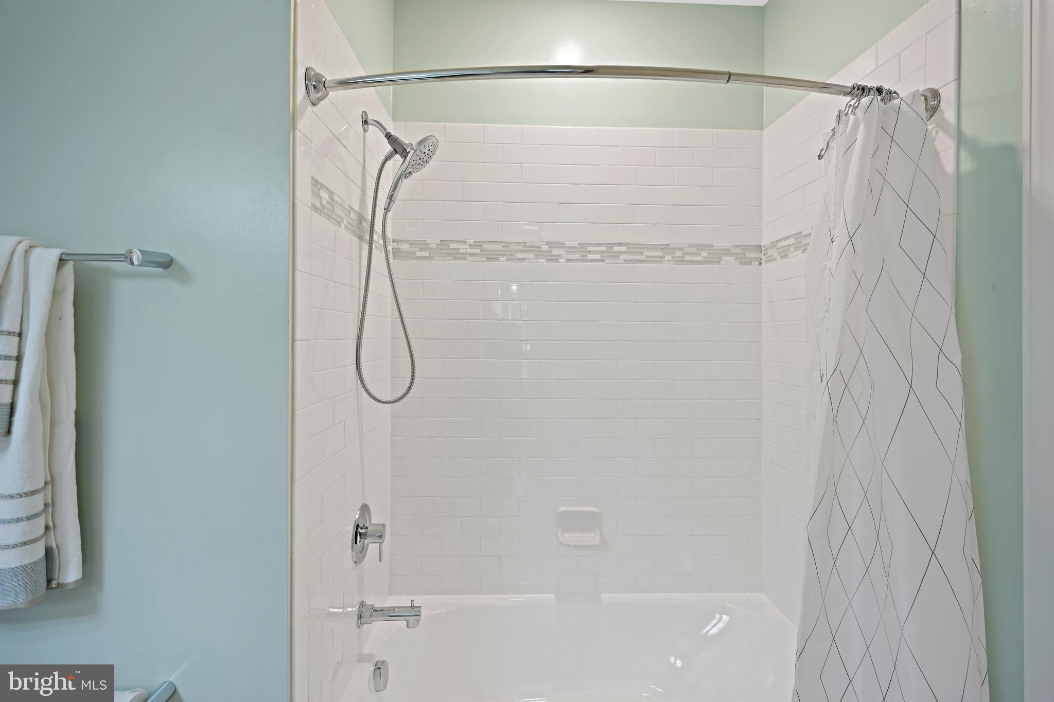 10520 Resort Road, Unit 306 Ellicott City, MD 21042 - Photo 32 of 46 Bedroom 2 Tub/Shower