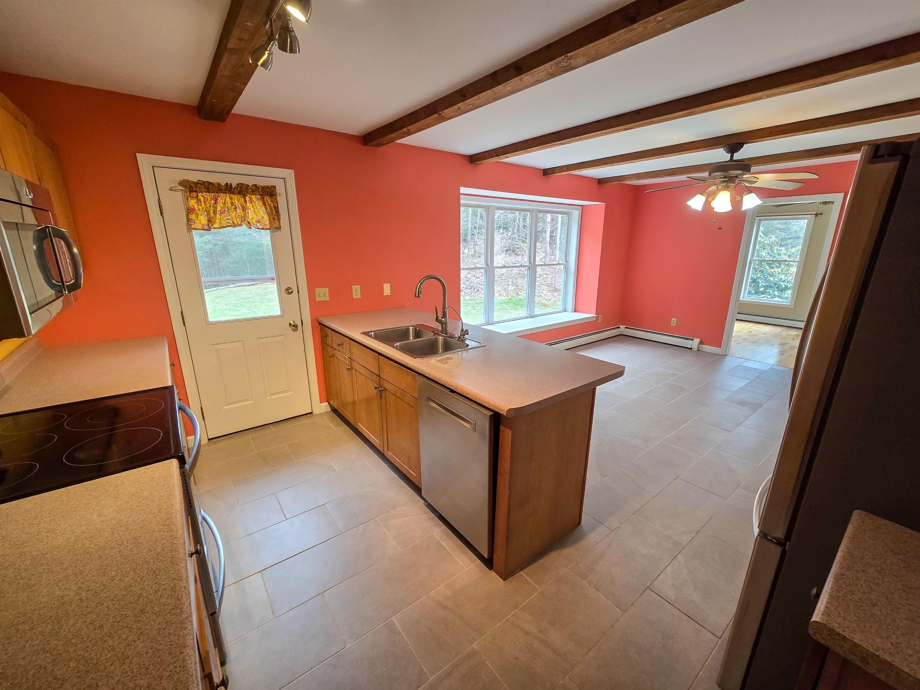 90 Hidden Pastures Road Hinesburg, VT 05461 - Photo 7 of 52