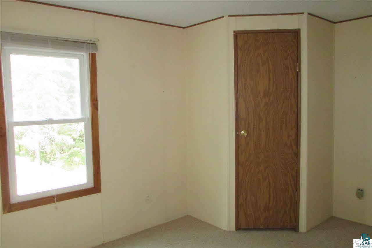 5333 South Darrow Road Superior, WI 54880 - Photo 7 of 25