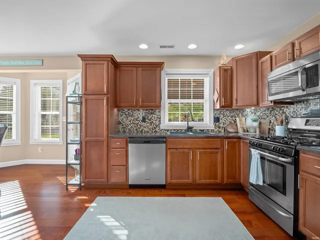 $550,000 | 11990 East 395 South, Lagrange, IN 46761