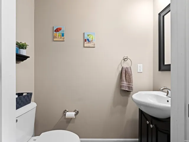 $550,000 | 11990 East 395 South, Lagrange, IN 46761