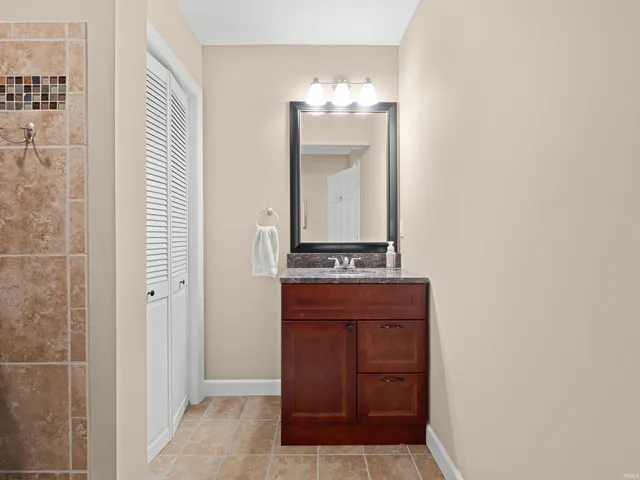 $550,000 | 11990 East 395 South, Lagrange, IN 46761