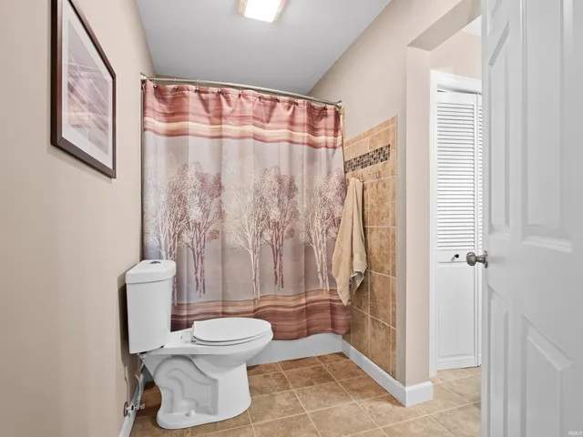 $550,000 | 11990 East 395 South, Lagrange, IN 46761