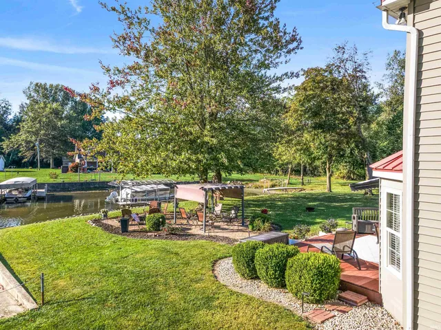 $550,000 | 11990 East 395 South, Lagrange, IN 46761