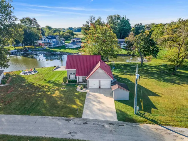 $550,000 | 11990 East 395 South, Lagrange, IN 46761