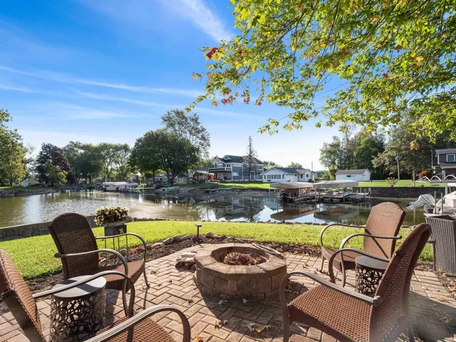 $550,000 | 11990 East 395 South, Lagrange, IN 46761