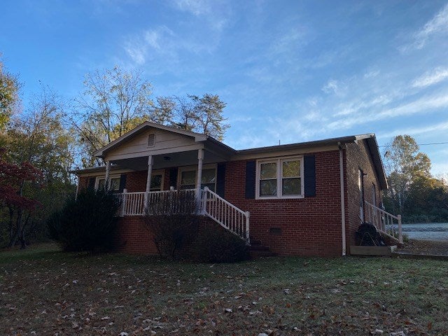 4656 Blackstone Road Blackstone, VA 23824 - Photo 6 of 27 Gallery Image 6
