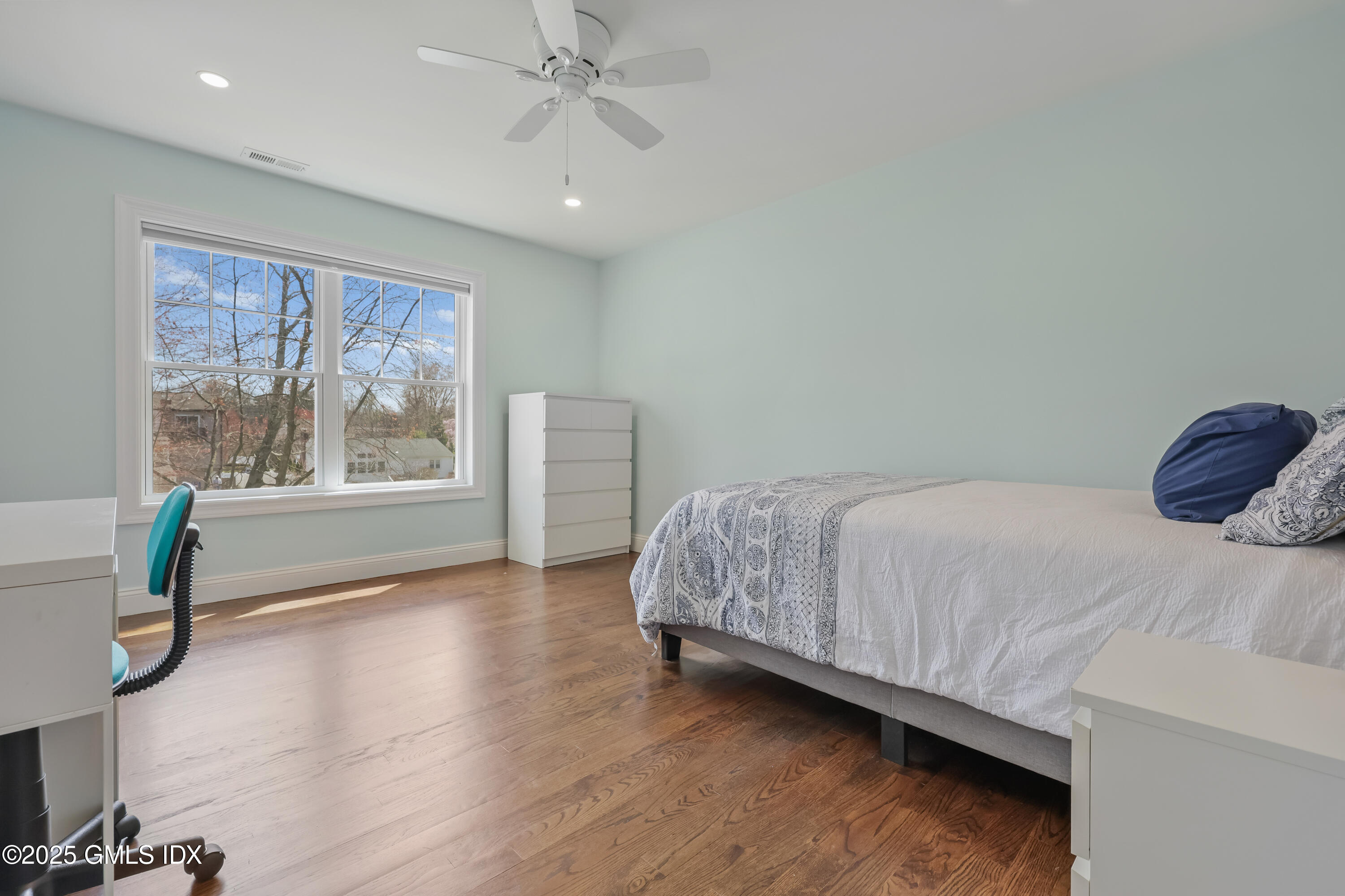 52 Morningside Drive Greenwich, CT 06830 - Photo 19 of 31 025