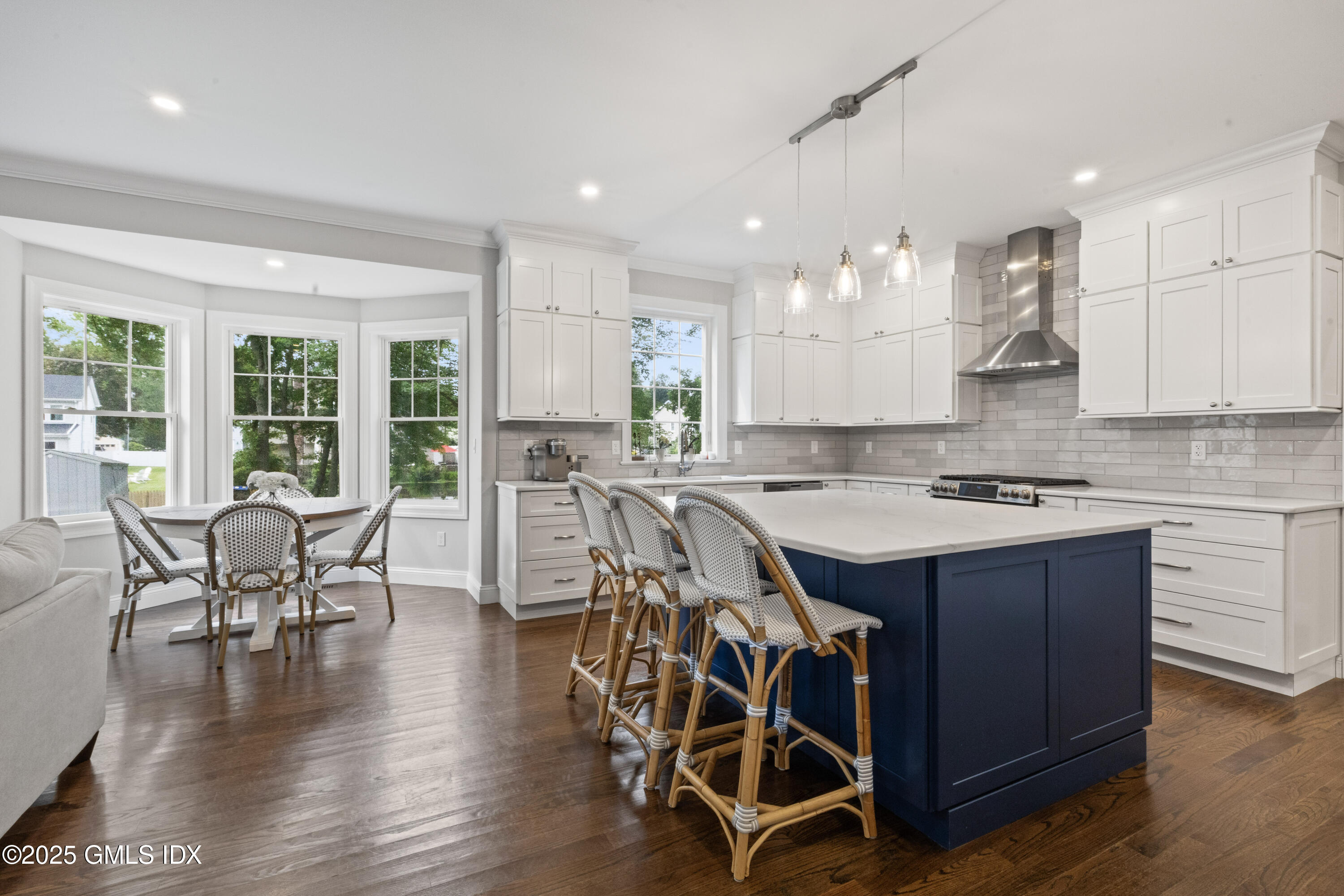 52 Morningside Drive Greenwich, CT 06830 - Photo 4 of 31 1-01