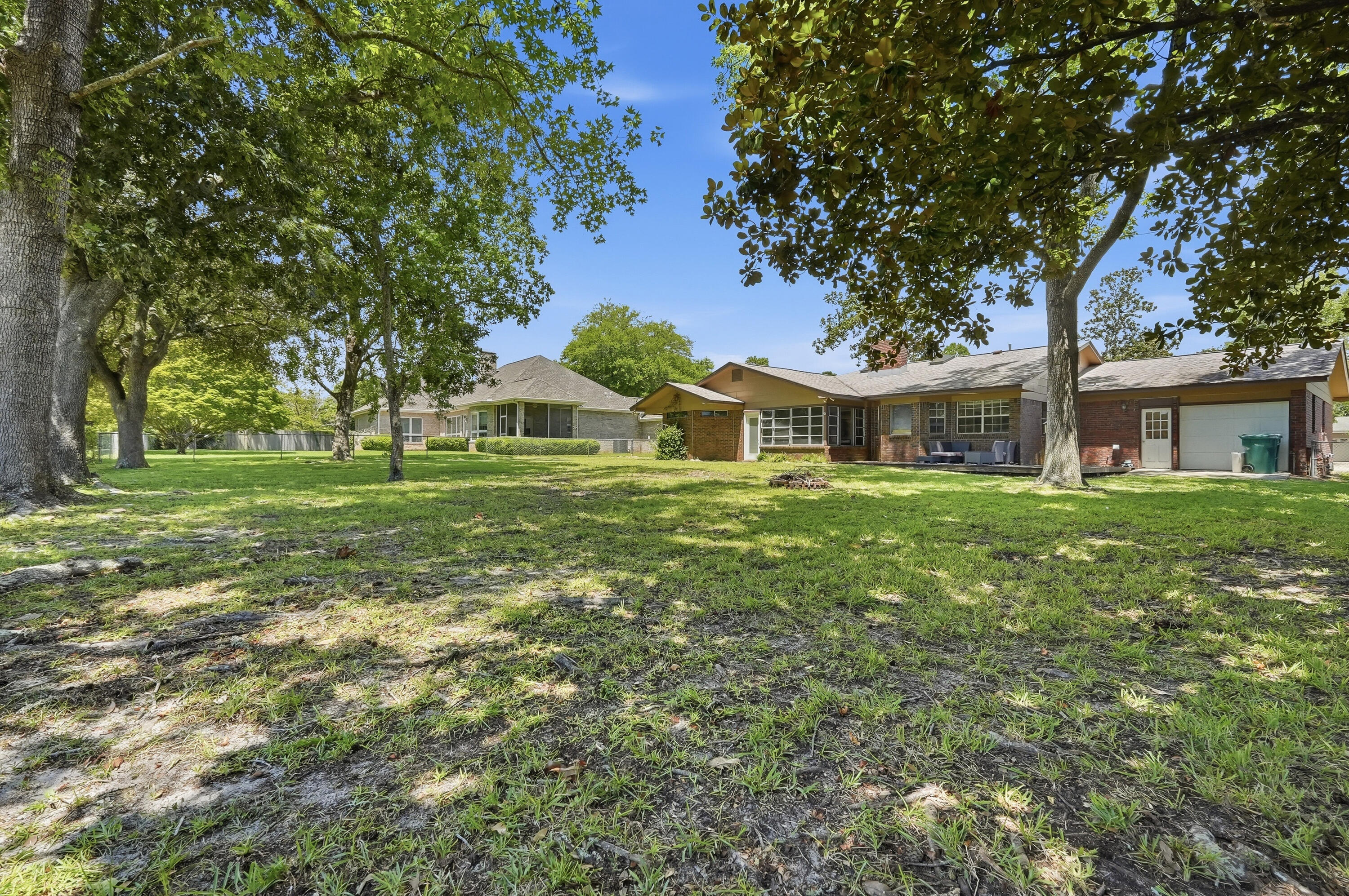 98 Country Club Road Shalimar, FL 32579 - Photo 34 of 37 Backyard