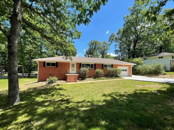 $2,800 | 1310 Aswan Drive, Signal Mountain, TN 37377