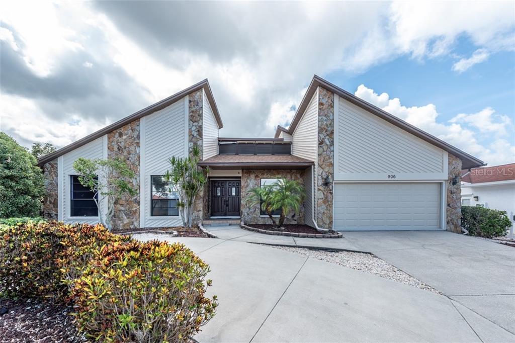 906 Chipaway Drive Apollo Beach, FL 33572 - Photo 1 of 1 Have you always wanted to live on the waterfront, well here's your chance!