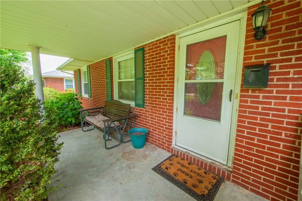 908 Longfellow Road Anderson, IN 46011 - Photo 2 of 22 Gallery Image 2