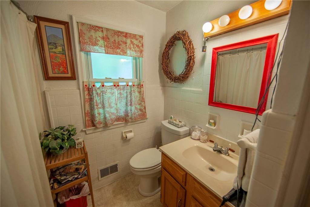908 Longfellow Road Anderson, IN 46011 - Photo 16 of 22 Gallery Image 16