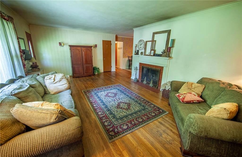 908 Longfellow Road Anderson, IN 46011 - Photo 4 of 22 Gallery Image 4