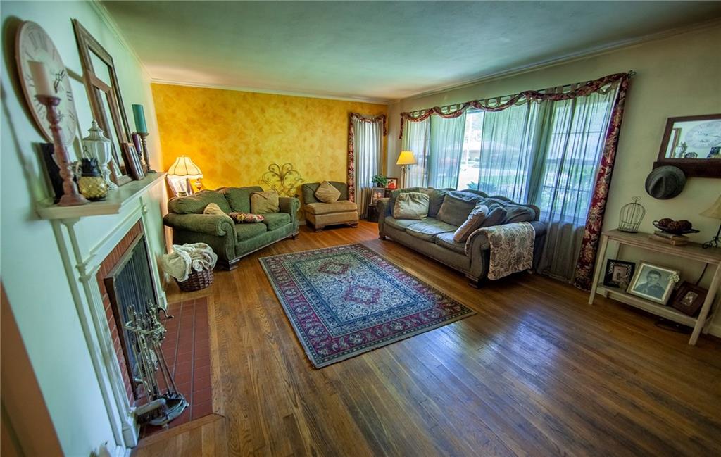 908 Longfellow Road Anderson, IN 46011 - Photo 5 of 22 Gallery Image 5