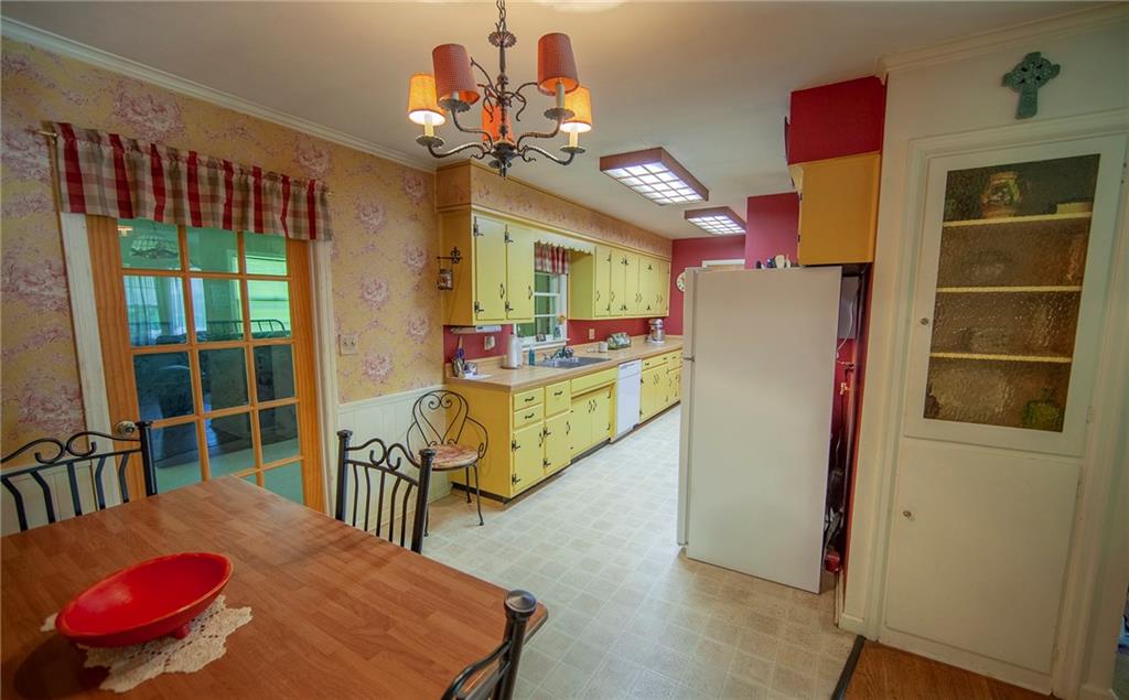 908 Longfellow Road Anderson, IN 46011 - Photo 6 of 22 Gallery Image 6