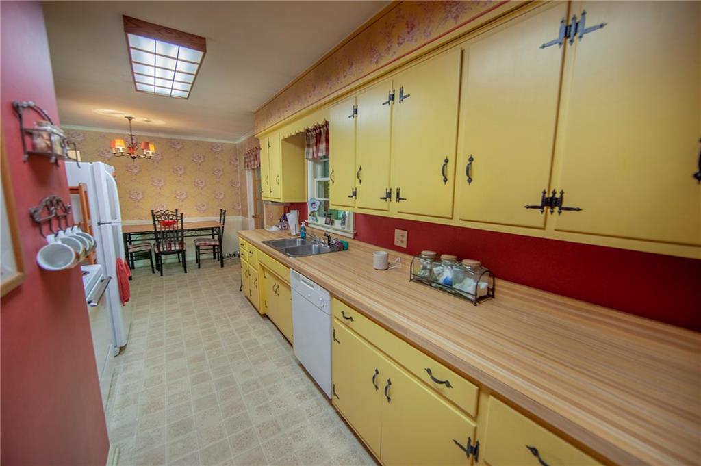 908 Longfellow Road Anderson, IN 46011 - Photo 9 of 22 Gallery Image 9