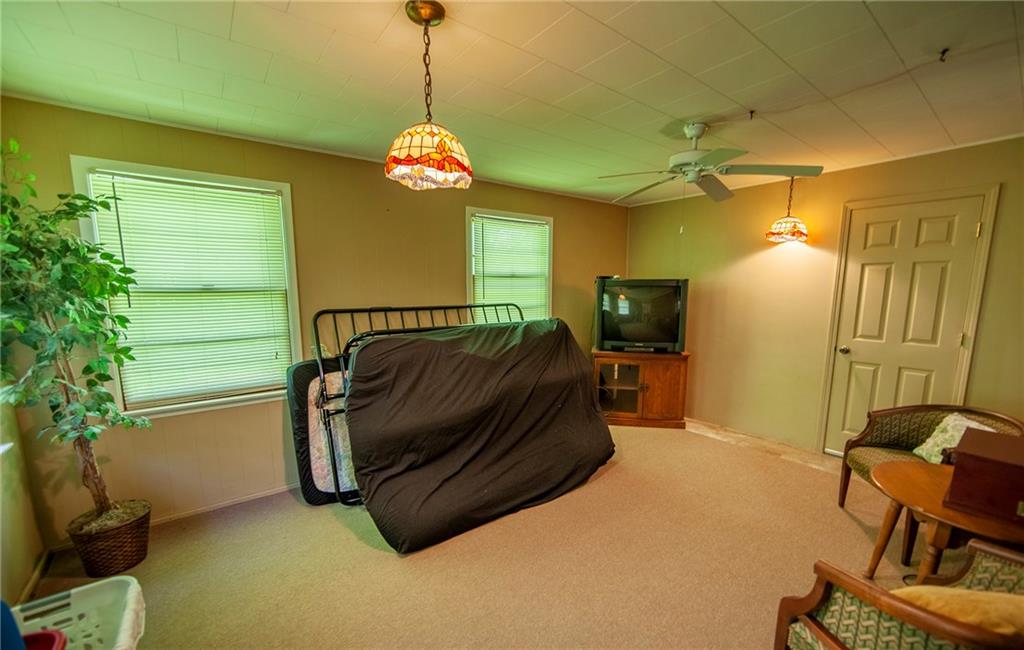 908 Longfellow Road Anderson, IN 46011 - Photo 10 of 22 Gallery Image 10