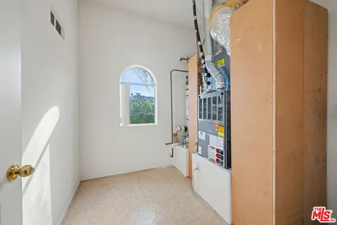 $985,000 | 15027 Dickens Street, Unit 1, Sherman Oaks, CA 91403