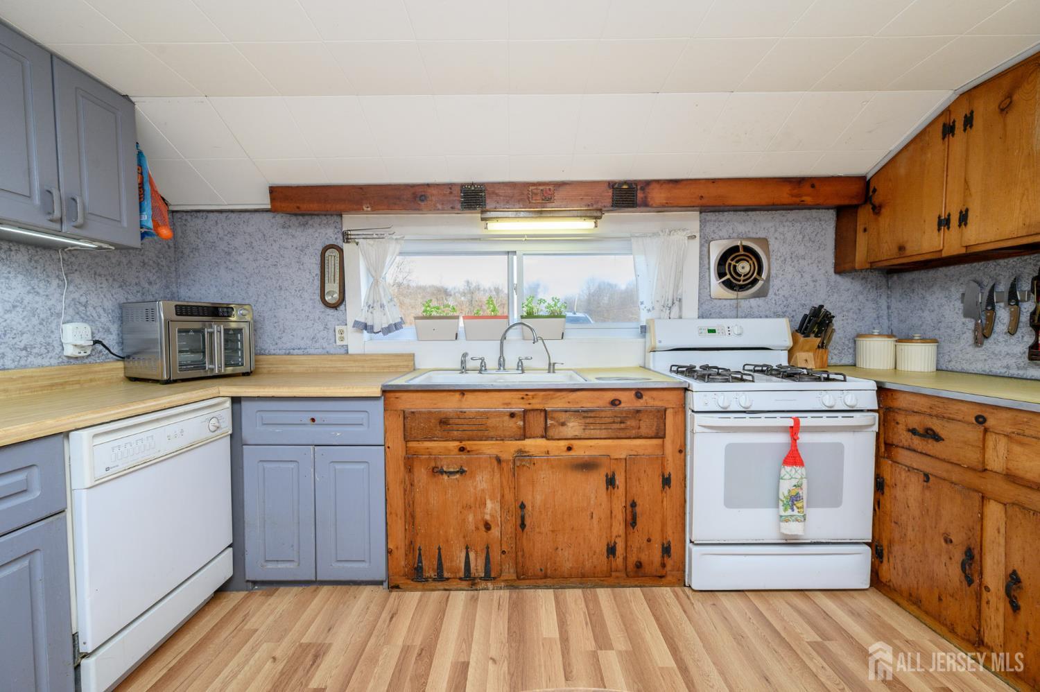 35 Potts Road Robbinsville, NJ 08691 - Photo 10 of 38