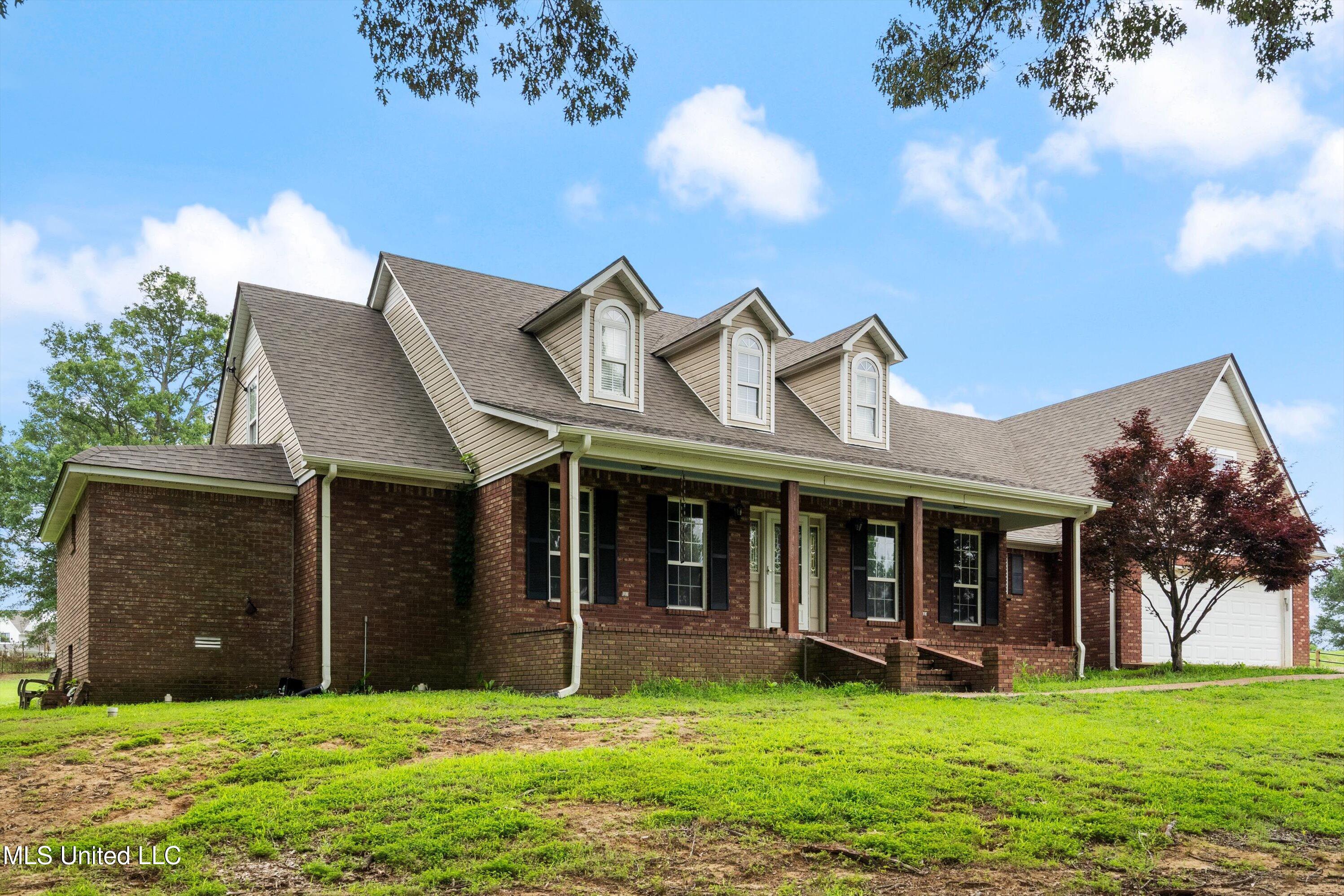 241 Cow Town Road Senatobia, MS 38668 - Photo 2 of 68 02-DSC5649