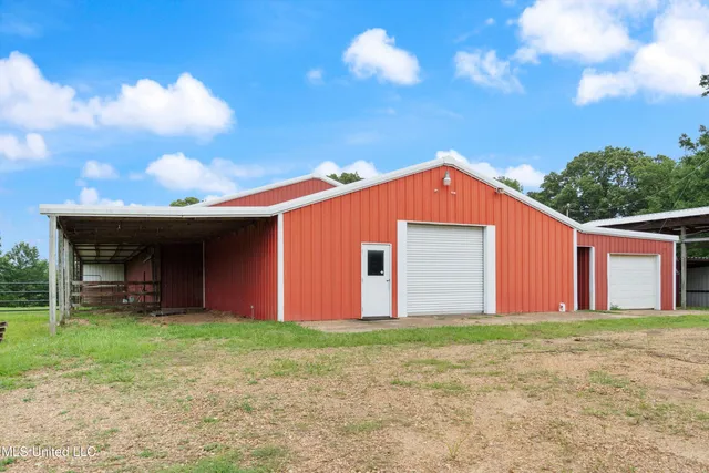 $598,000 | 241 Cow Town Road, Senatobia, MS 38668